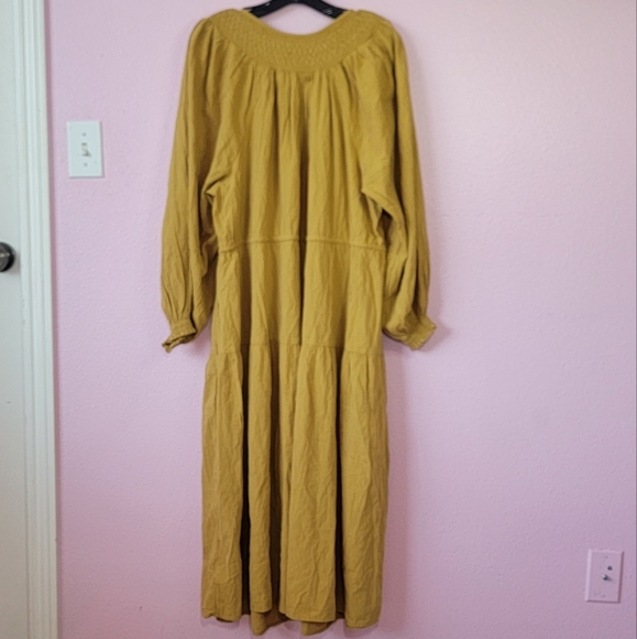 Old Navy Waist-Defined Crinkle-Textured Long-Sleeve Midi Dress/ 2X. - Picture 4 of 12